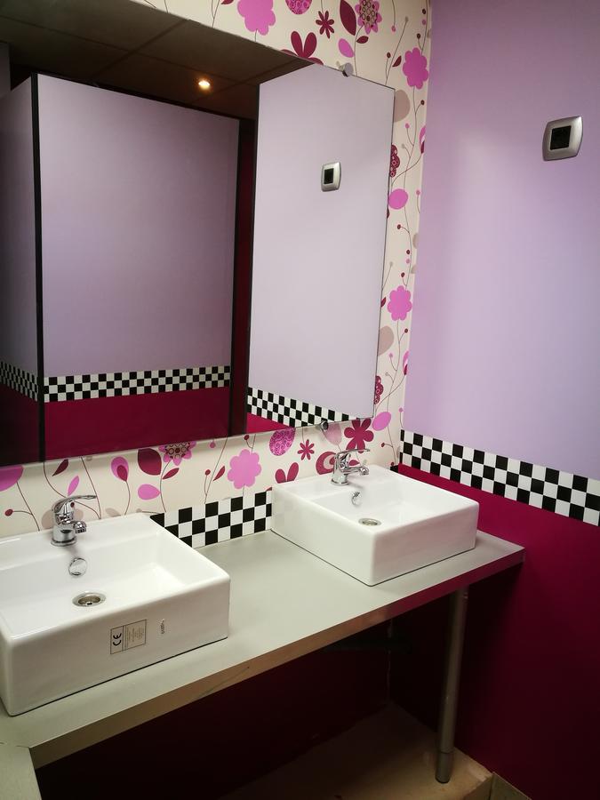 Urban Hostel Madrid Exterior photo