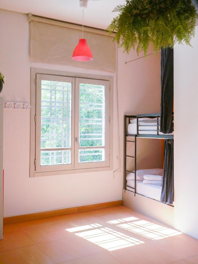 Urban Hostel Madrid Exterior photo