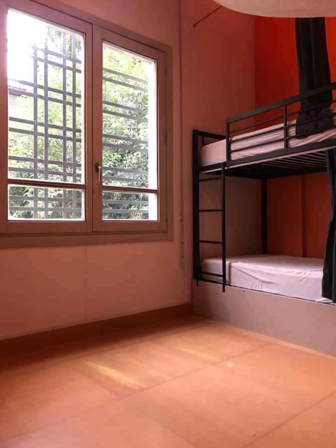 Urban Hostel Madrid Exterior photo