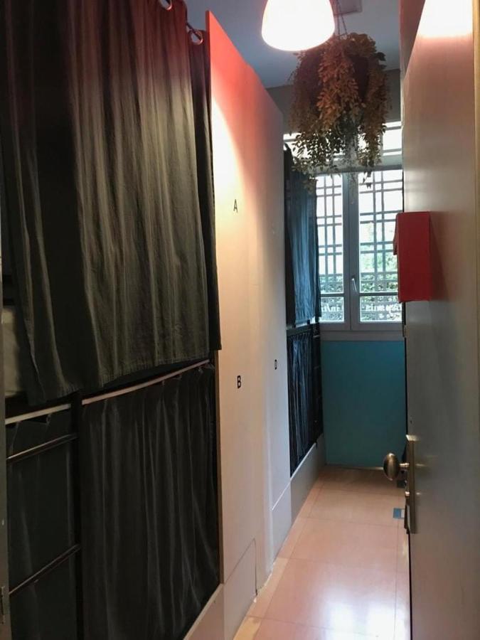 Urban Hostel Madrid Exterior photo
