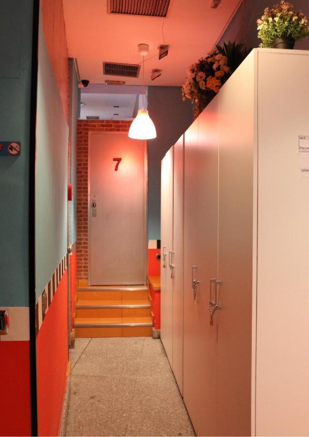 Urban Hostel Madrid Exterior photo